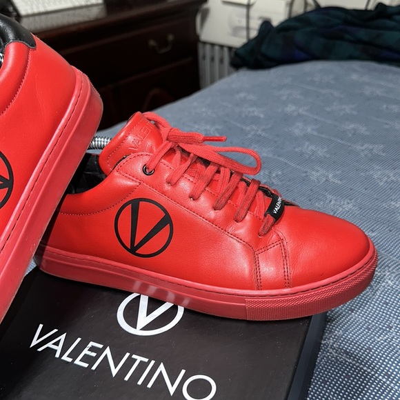 VALENTINO - Picture 4 of 7